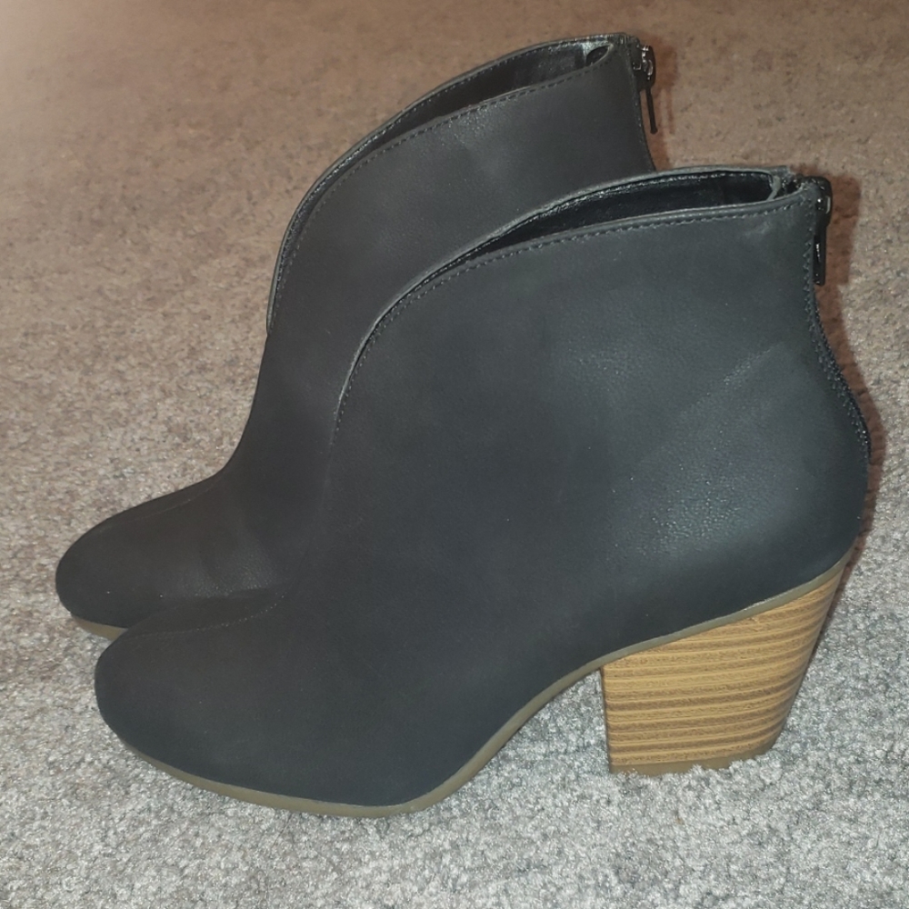 A2 by Aerosoles Heelrest Booties NWOT